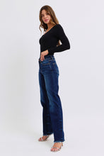 Cargar imagen en el visor de la galería, Judy Blue Full Size Raw Hem Straight Leg Jeans