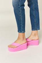 Cargar imagen en el visor de la galería, WILD DIVA Open Toe Platform Wedge Sandals