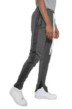 Cargar imagen en el visor de la galería, SINGLE STRIPE ANKLE ZIPPER TRACK PANTS