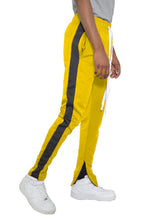 Cargar imagen en el visor de la galería, SINGLE STRIPE ANKLE ZIPPER TRACK PANTS