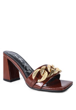 Cargar imagen en el visor de la galería, PLAYDOLL METAL CHAIN DETAIL BLOCK HEEL SANDAL