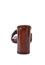 Cargar imagen en el visor de la galería, PLAYDOLL METAL CHAIN DETAIL BLOCK HEEL SANDAL