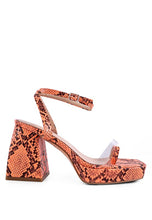 Cargar imagen en el visor de la galería, SUCH FLIRT SNAKE PATTERN BLOCK HEELED SANDALS