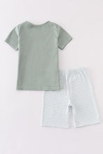 Cargar imagen en el visor de la galería, Green I love mom embroidery boy set