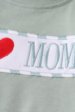 Cargar imagen en el visor de la galería, Green I love mom embroidery boy set