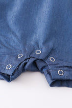 Cargar imagen en el visor de la galería, Blue farm applique tractor applique denim jonjon