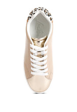 Cargar imagen en el visor de la galería, Dory Metallic Accent Sneakers