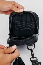 Load image into Gallery viewer, Jet Crossbody Sling