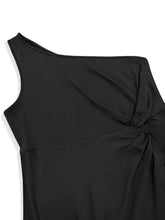Cargar imagen en el visor de la galería, Plus Size Twisted One Shoulder Sleeveless Midi Dress