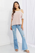 Cargar imagen en el visor de la galería, Andree by Unit Full Size Something Simple Cold Shoulder Tee