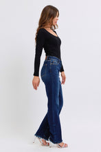 Cargar imagen en el visor de la galería, Judy Blue Full Size Raw Hem Straight Leg Jeans