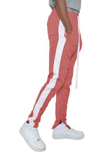Cargar imagen en el visor de la galería, SINGLE STRIPE ANKLE ZIPPER TRACK PANTS