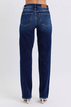 Cargar imagen en el visor de la galería, Judy Blue Full Size Raw Hem Straight Leg Jeans