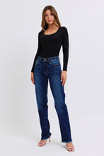 Cargar imagen en el visor de la galería, Judy Blue Full Size Raw Hem Straight Leg Jeans