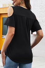 Cargar imagen en el visor de la galería, Full Size Half Zip Cold Shoulder Top