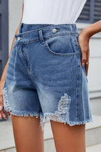 Cargar imagen en el visor de la galería, Distressed Raw Hem Asymmetric Waist Denim Shorts
