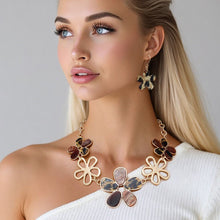Load image into Gallery viewer, Collar Jungle Chic Leopard Print Flower Necklace
