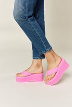 Cargar imagen en el visor de la galería, WILD DIVA Open Toe Platform Wedge Sandals