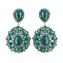 Cargar imagen en el visor de la galería, Clip On Brilliant Green Teardrop Crystal Earrings