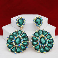 Cargar imagen en el visor de la galería, Clip On Brilliant Green Teardrop Crystal Earrings