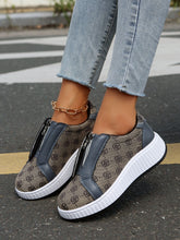 Cargar imagen en el visor de la galería, Floral Round Toe Sneakers with Zip