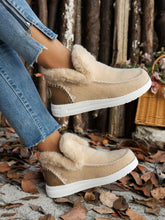 Cargar imagen en el visor de la galería, Furry Suede Round Toe Flat Sneakers