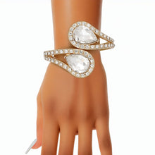 Cargar imagen en el visor de la galería, Cuff Brilliant Gold Teardrop Crystal Bracelet