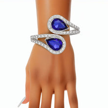Cargar imagen en el visor de la galería, Cuff Brilliant Blue Teardrop Crystal Bracelet