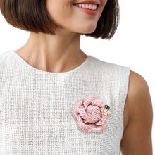 Cargar imagen en el visor de la galería, Brooch Couture Pink Tweed Camellia Bloom Pin