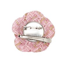 Cargar imagen en el visor de la galería, Brooch Couture Pink Tweed Camellia Bloom Pin