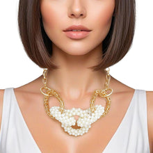 Cargar imagen en el visor de la galería, Chain Chunky Gold Cream Pearl Links Necklace