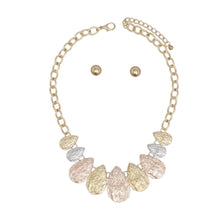 Cargar imagen en el visor de la galería, Chain Multi Heavy Crinkle Metal Teardrop Necklace