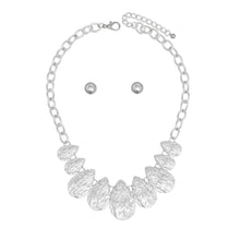 Cargar imagen en el visor de la galería, Chain Silver Heavy Crinkle Metal Teardrop Necklace
