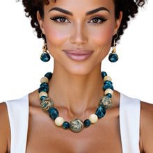 Cargar imagen en el visor de la galería, Beaded Green Dreamy Oceanic Chunky Necklace