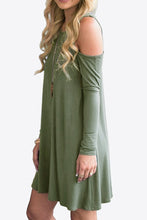 Cargar imagen en el visor de la galería, Cold-Shoulder Long Sleeve Round Neck Dress