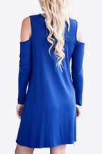 Cargar imagen en el visor de la galería, Cold-Shoulder Long Sleeve Round Neck Dress