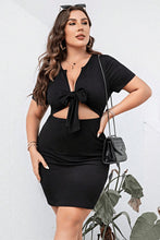 Cargar imagen en el visor de la galería, Plus Size Cutout Tie Front Short Sleeve Dress