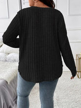 Cargar imagen en el visor de la galería, Plus Size V-Neck Long Sleeve T-Shirt