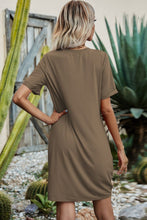 Cargar imagen en el visor de la galería, Twisted V-Neck Short Sleeve Dress