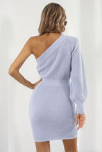 Cargar imagen en el visor de la galería, One Shoulder Raglan Sleeve Pencil Sweater Dress