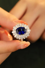 Load image into Gallery viewer, Lab-Grown Sapphire Flower Shape Ring