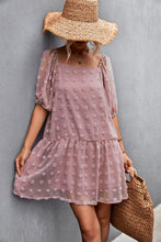 Cargar imagen en el visor de la galería, Swiss Dot Square Neck Half Balloon Sleeve Dress