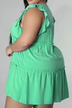 Cargar imagen en el visor de la galería, Plus Size V-Neck Frill Trim Mini Dress