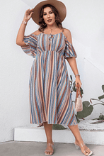 Cargar imagen en el visor de la galería, Plus Size Striped Cold-Shoulder Dress