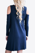 Cargar imagen en el visor de la galería, Cold-Shoulder Long Sleeve Round Neck Dress