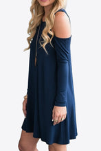 Cargar imagen en el visor de la galería, Cold-Shoulder Long Sleeve Round Neck Dress