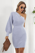 Cargar imagen en el visor de la galería, One Shoulder Raglan Sleeve Pencil Sweater Dress