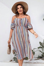 Cargar imagen en el visor de la galería, Plus Size Striped Cold-Shoulder Dress
