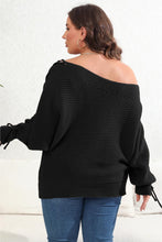Cargar imagen en el visor de la galería, Plus Size One Shoulder Beaded Sweater