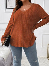 Cargar imagen en el visor de la galería, Plus Size V-Neck Long Sleeve T-Shirt